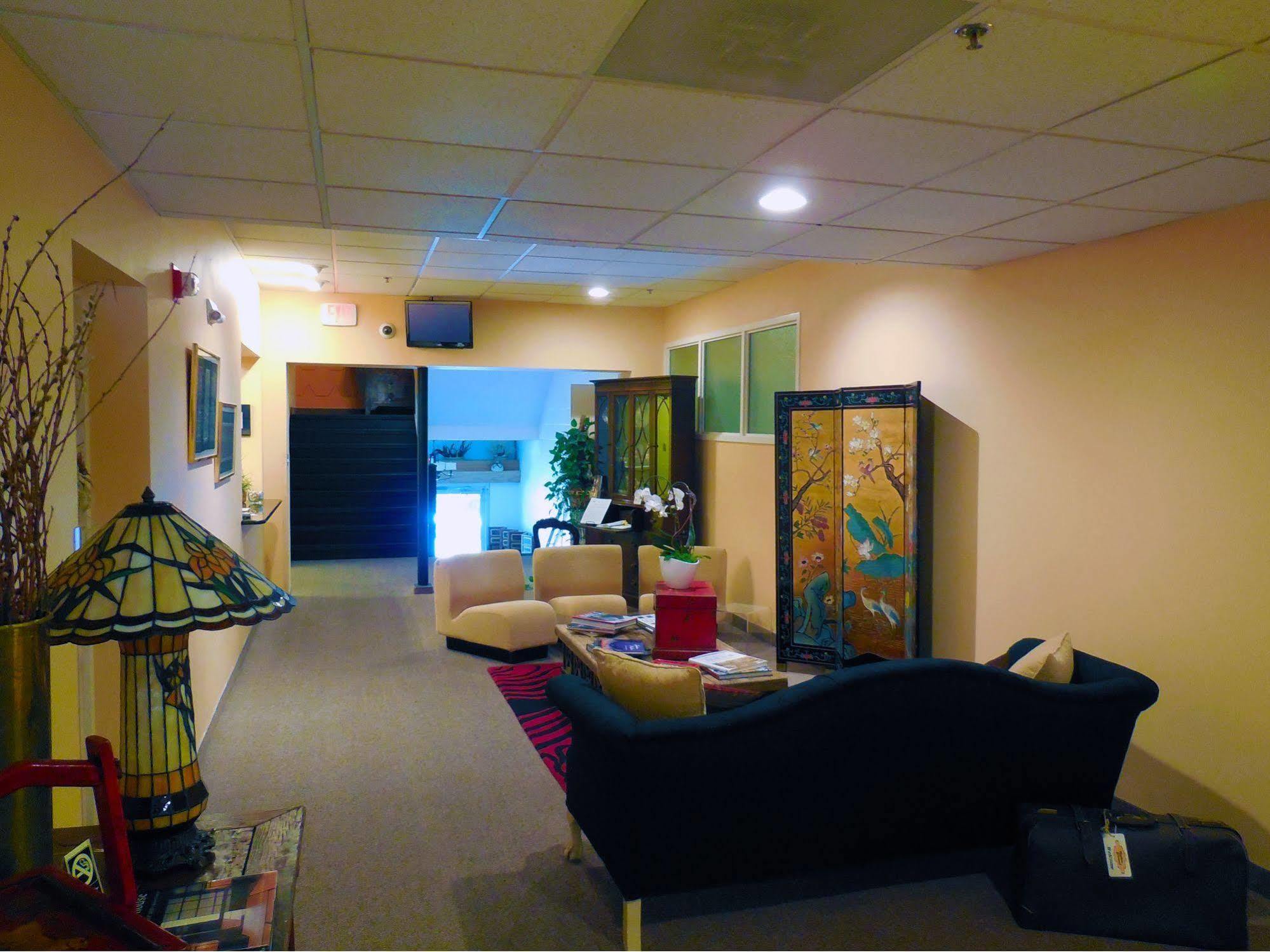 Higher Ground Hotel อินดีเพนเดนซ์ ภายนอก รูปภาพ