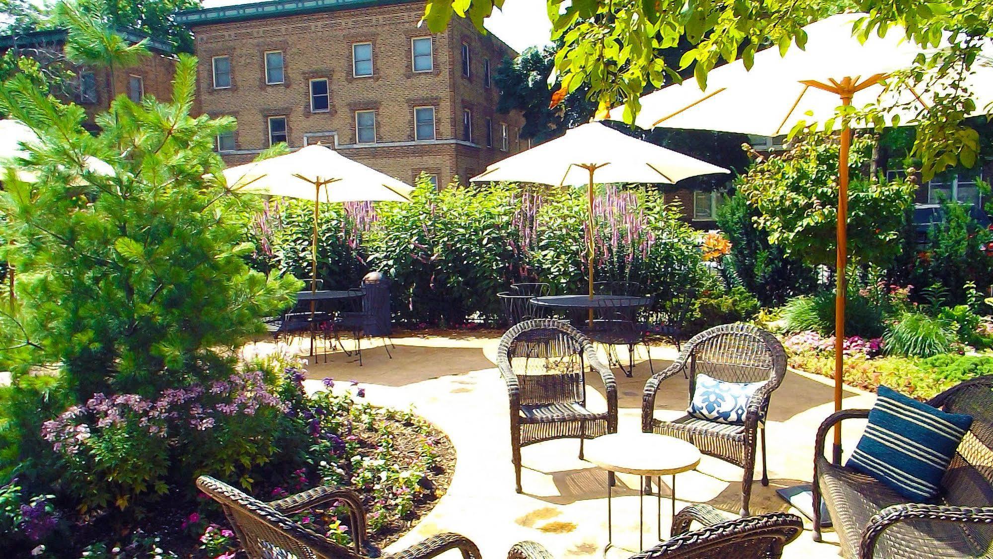 Higher Ground Hotel อินดีเพนเดนซ์ ภายนอก รูปภาพ