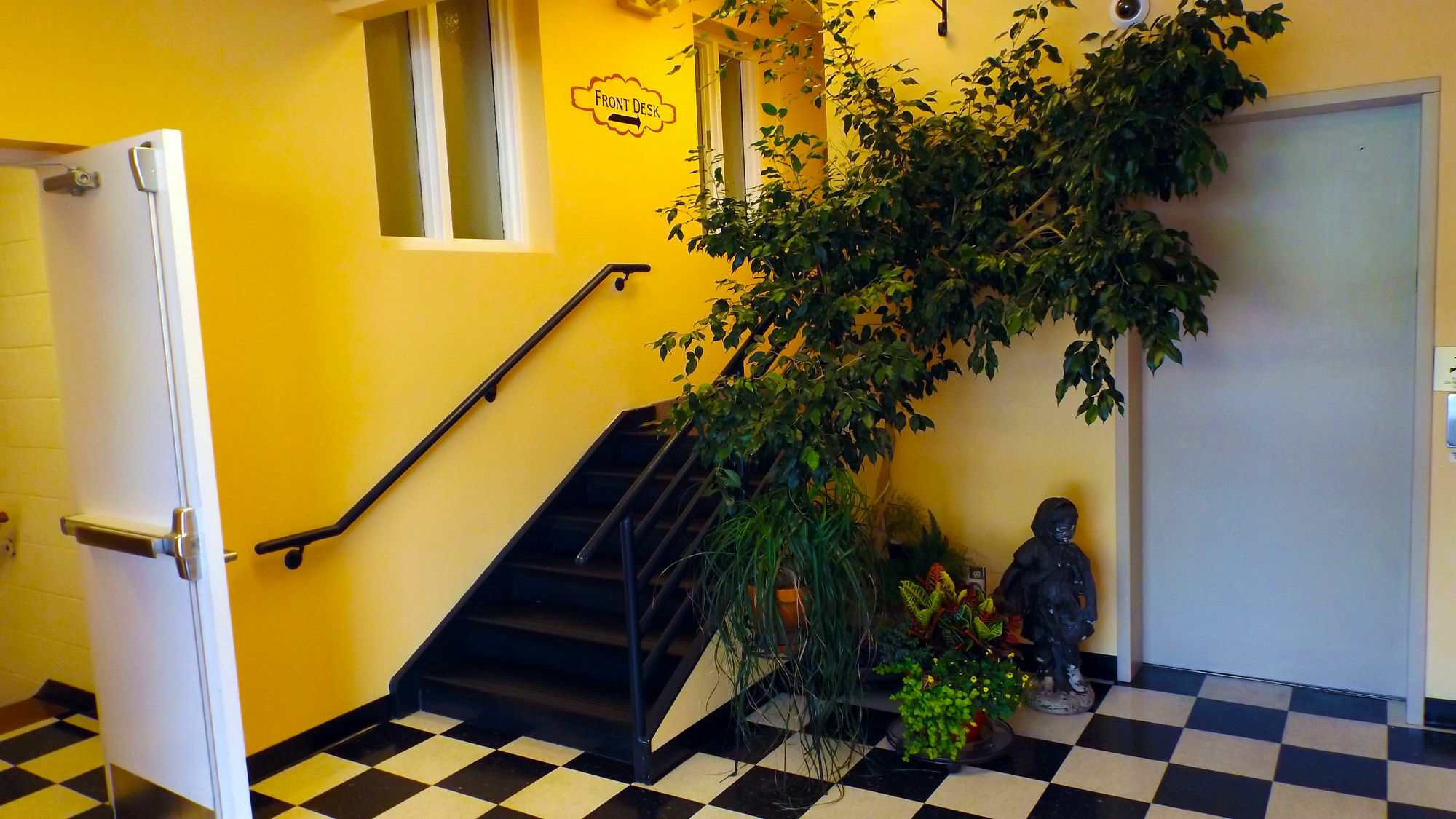 Higher Ground Hotel อินดีเพนเดนซ์ ภายนอก รูปภาพ